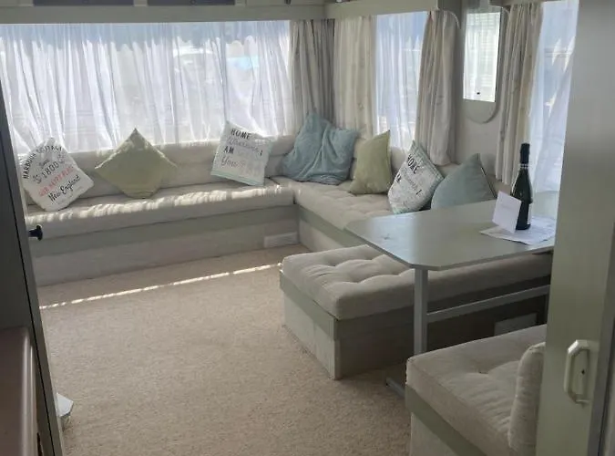 Hollie\'S Hemsby Holidays - Static Caravan