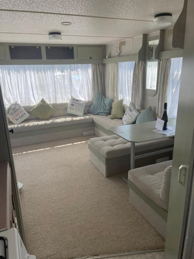 Hollie's Holidays - Static Caravan * Hemsby