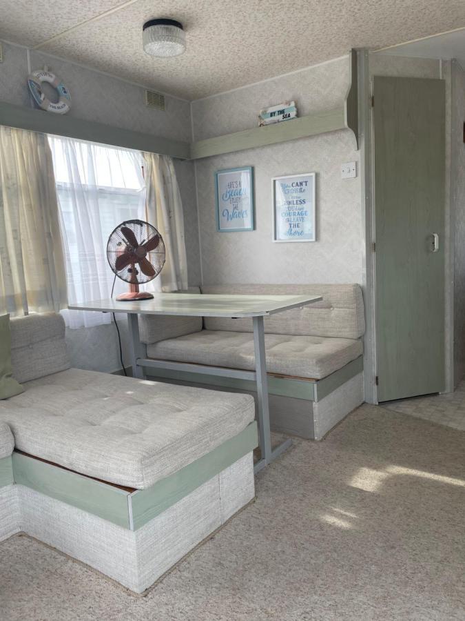 Hollie's Holidays - Static Caravan Apartment *