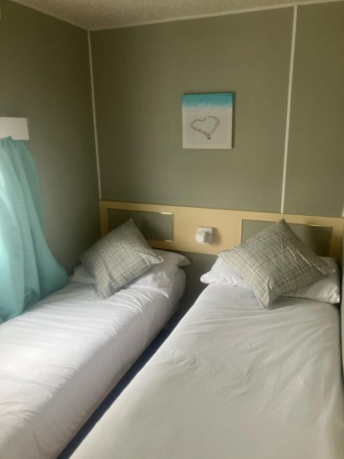 Hollie's Holidays - Static Caravan Hemsby